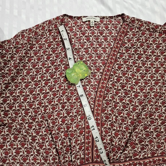 Floral Patterned Women's Top - Picture 7 of 10